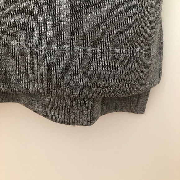 Halston V-Neck Short-Sleeved Silvery Top. Size S - Picture 2 of 4